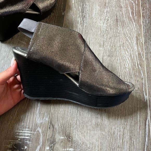 Silver Wedges- Kenneth Cole Reaction - Picture 2 of 4